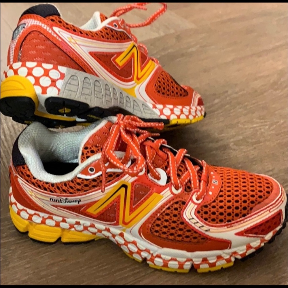 RunDisney new balance Minnie Mouse shoes 8.5 Red, yellow and white. EUC